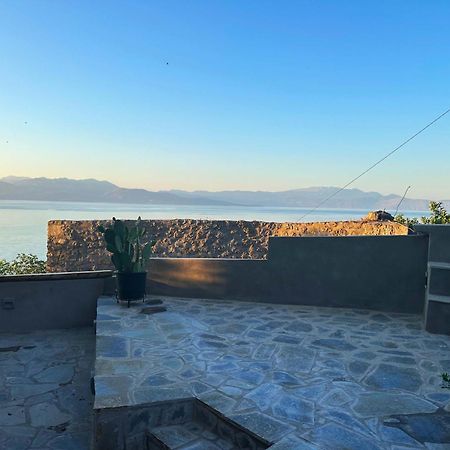 Apartmán Fteri Stone House In Platanos, Akrata Exteriér fotografie