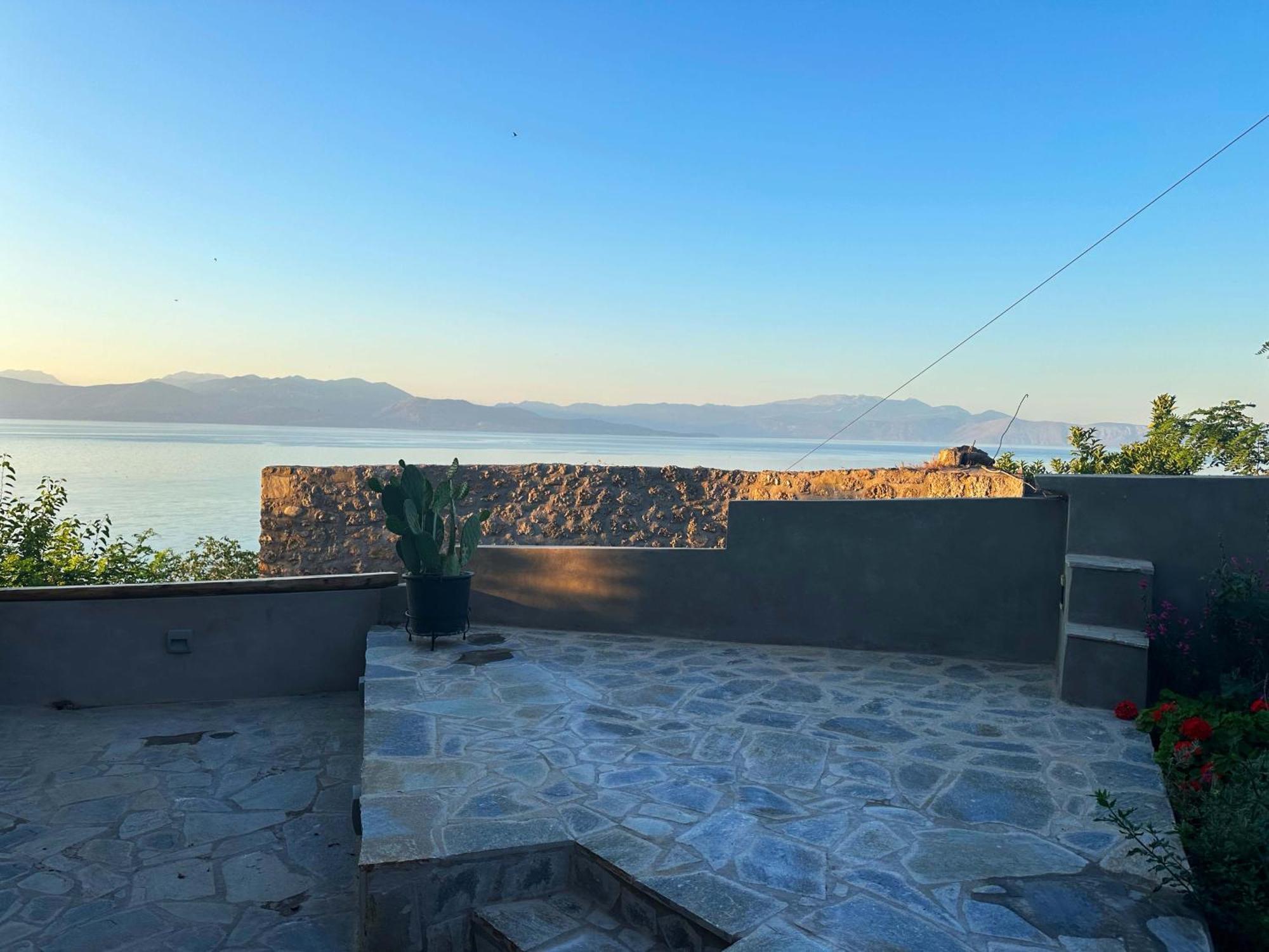 Apartmán Fteri Stone House In Platanos, Akrata Exteriér fotografie